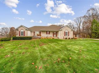 5860 Timberline Ct, New Middletown, OH 44442