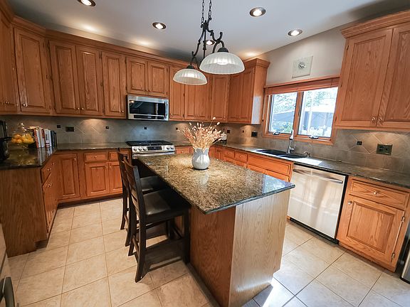 5th image of 24513 Norwood Dr