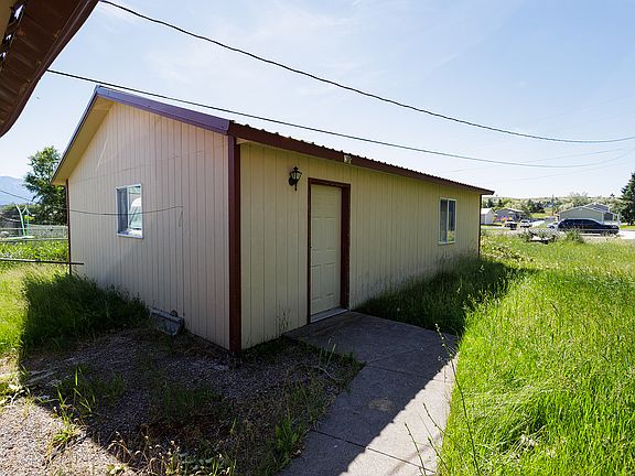 3rd image of 505 9th Ave W