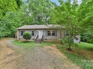 44 Bachelder Ln, Candler, NC 28715