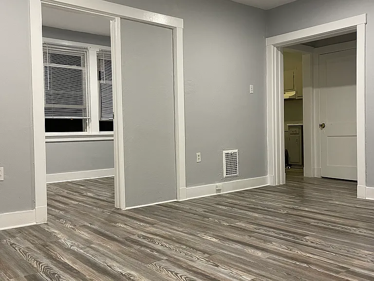 924 Clarissa St #B — Photo 3