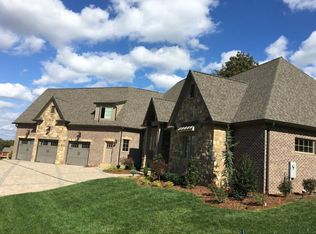 271 Sanctuary Ct, Johnson City, TN 37615