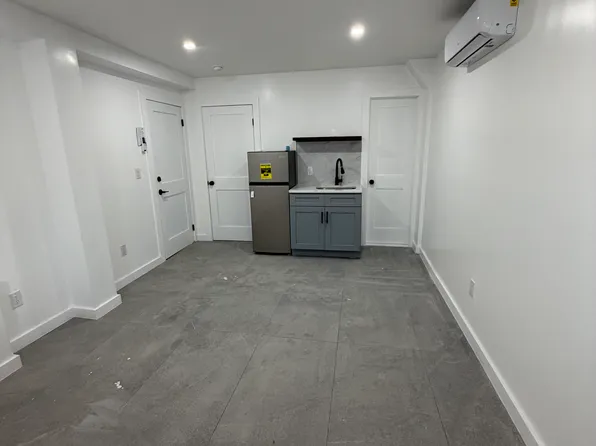 129 Beadel St, Brooklyn, NY