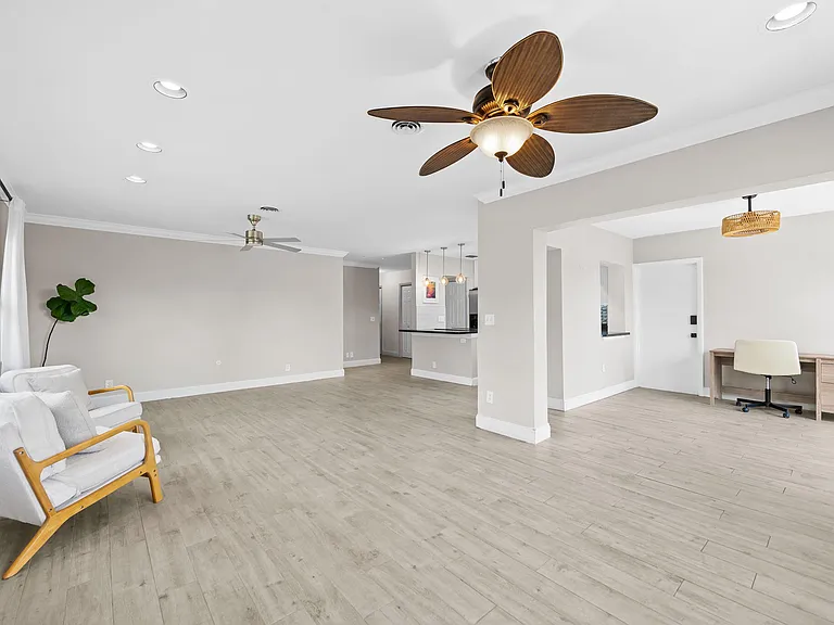 2700 NE 56th Ct #4B — Photo 8