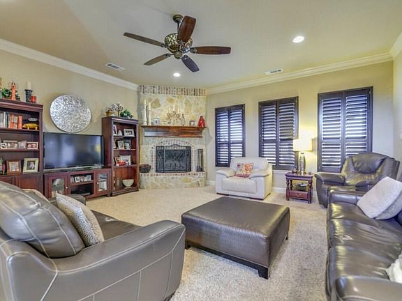 4th image of 5811 Sweetwater Dr