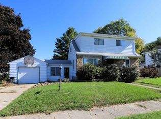 4601 Red Arrow Rd, Flint, MI 48507