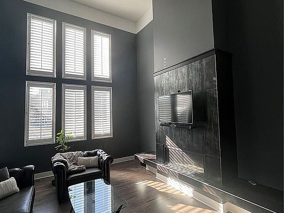 3rd image of 7029 N Anita Ave