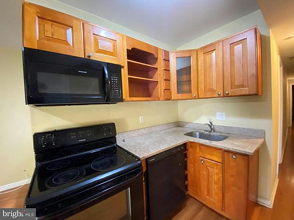 2nd image of 1811 Cecil B Moore Ave APT D