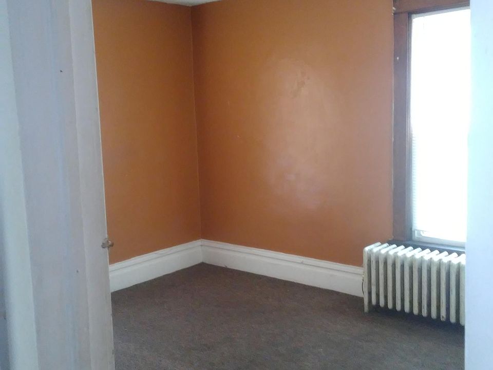 2nd image of 2503 Irving Ave N #2