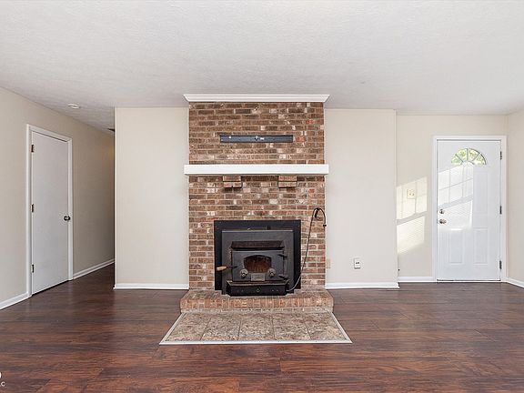 3rd image of 4828 Tempe Ct