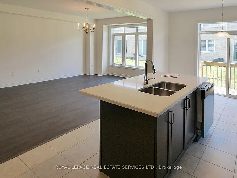 103 Huguenot Rd — Photo 8