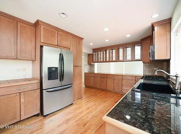 5th image of 257 Superior Cir