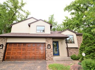 6403 47th St N, Oakdale, MN 55128