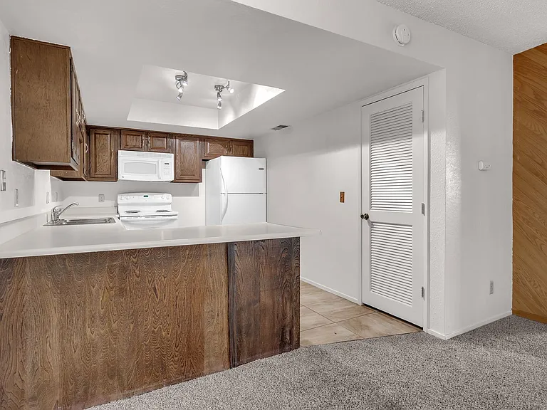 2300 Dickerson Rd #42 — Photo 8