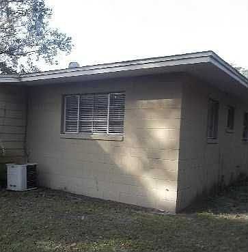 2nd image of 1104 Cottonwood St