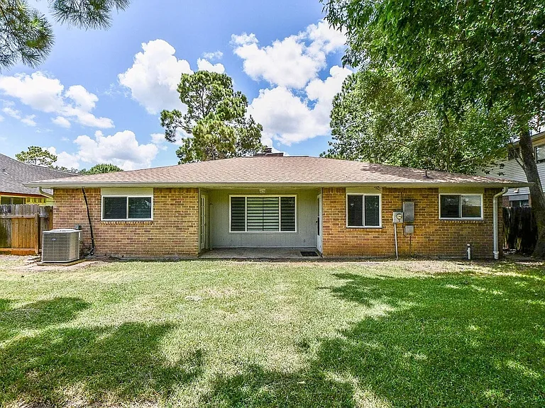 16823 Cobble Ridge Dr — Photo 40