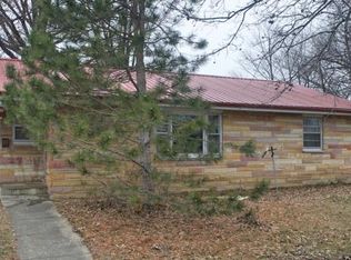 401 W Wisconsin St, Oblong, IL 62449