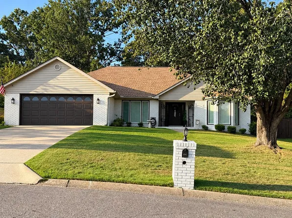 115 Harvest Hill Cir, Enterprise, AL 36330