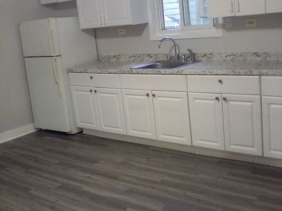 5th image of 100 Wawayanda Ave #1