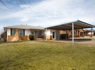 414 S 18th St, Clinton, OK 73601