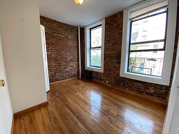 5th image of 202 E 7th St APT 1C