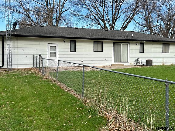 3rd image of 706 Stephens Ave