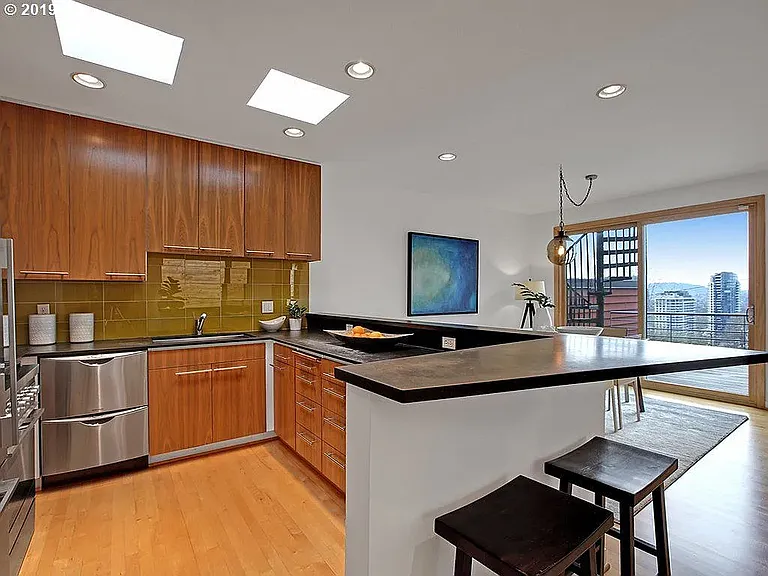3915 SW View Point Ter — Photo 9