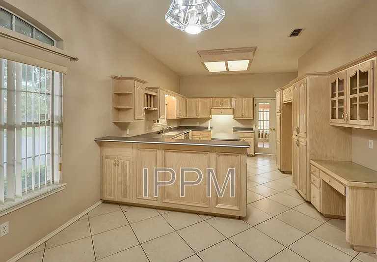 1309 Summerfield Ln — Photo 10