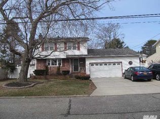 363 Whipple St, Brentwood, NY 11717