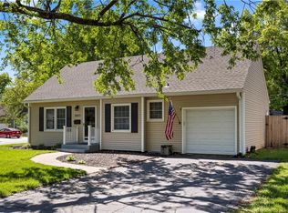 5011 W 50th Ter, Roeland Park, KS 66205