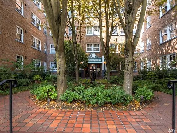 3rd image of 1631 16th Ave Unit 204