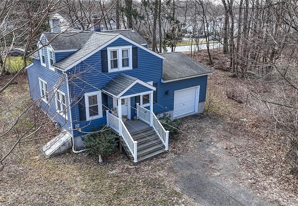 1st image of 109 Erie Avenue