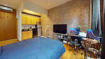 Rented by Bond New York