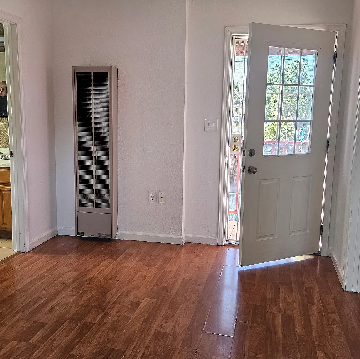 1 bed, 400 sqft, $1,200 — Photo 1