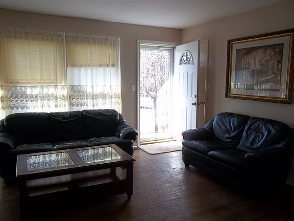 3rd image of 3827 Klondike Ln