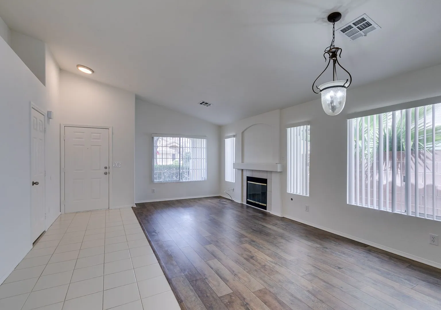 Gorgeous Single Story Home With Tons Of Upgrades* — Photo 3