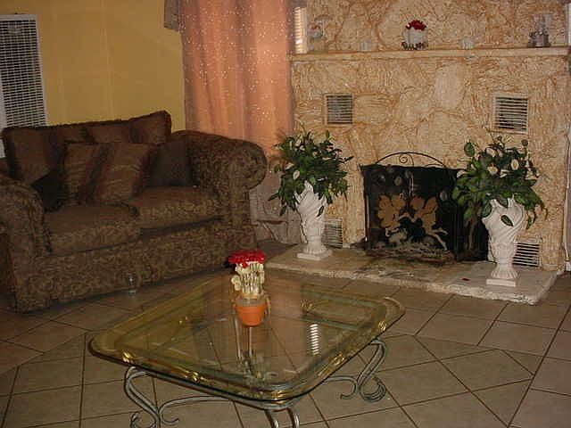 Nice, Cozy Living Room