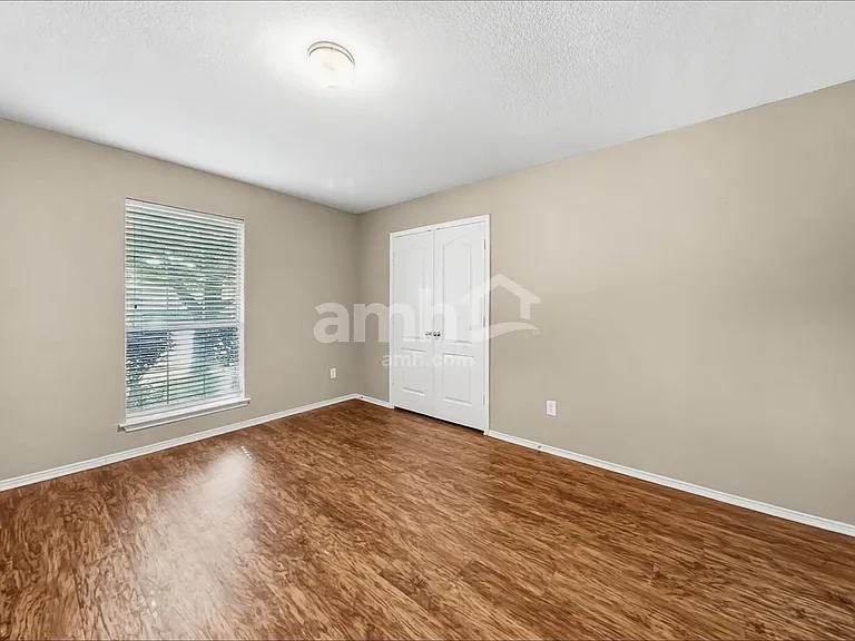 1120 Rio Bravo Dr — Photo 12