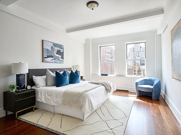 4th image of 130 E 75th St #10C