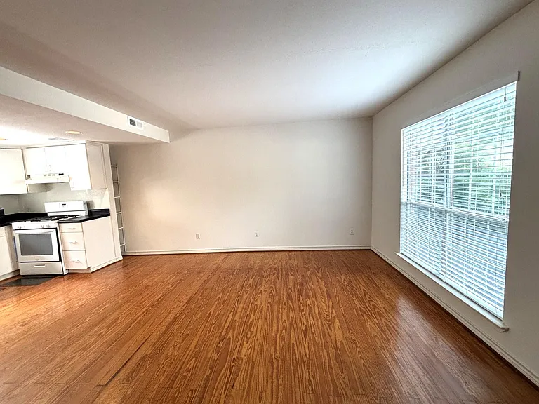 3918 Driscoll St — Photo 3