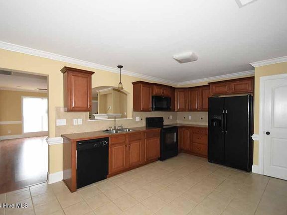 5th image of 1620 Brook Hollow Dr #B