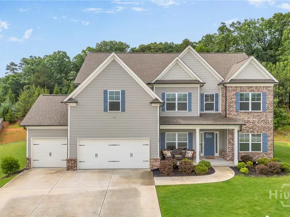 305 Parkers Place, Hoschton, GA 30548