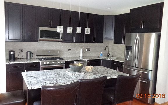 3rd image of 14955 S Suffolk Ct