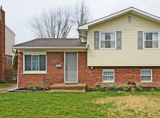 886 Jamestown Ave, Elyria, OH