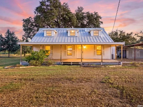 15080 MACDONA LACOSTE RD, LaCoste, TX 78039