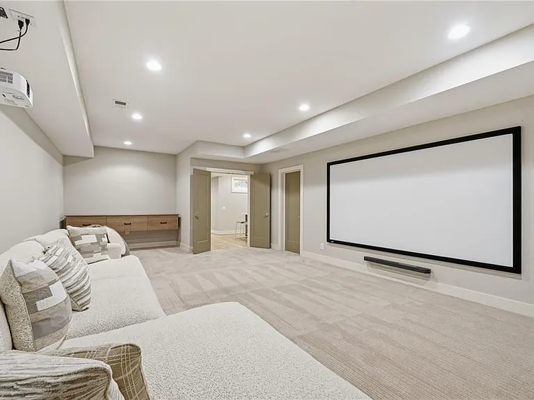 4373 Wieuca Rd NE — Photo 34