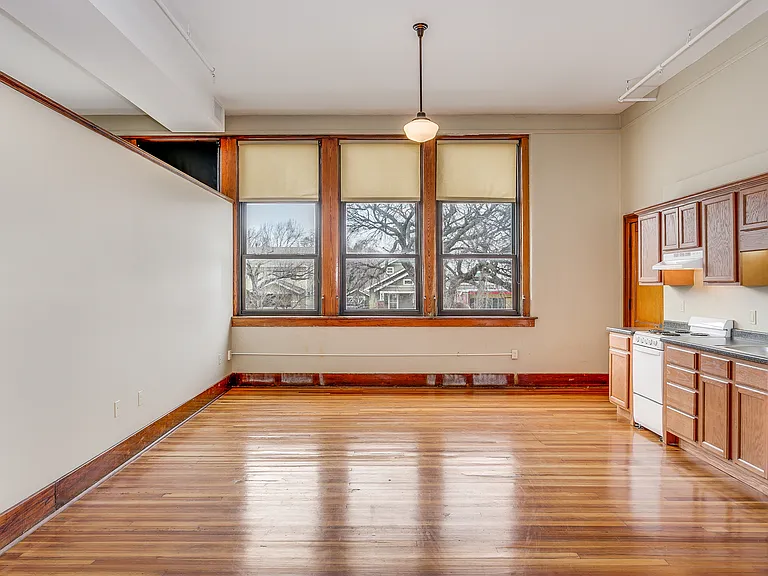 Sunnyside Apartments — Photo 10