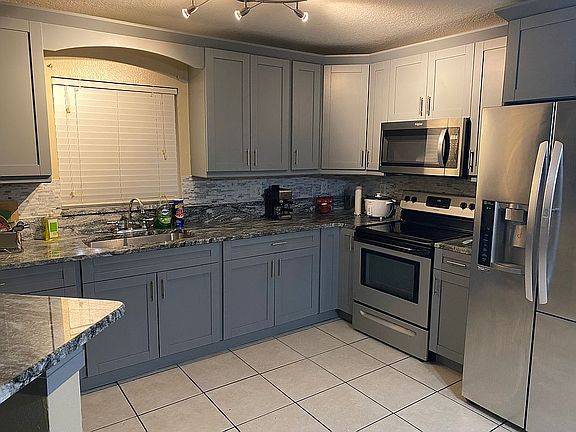 3rd image of 1316 E Osborne Ave