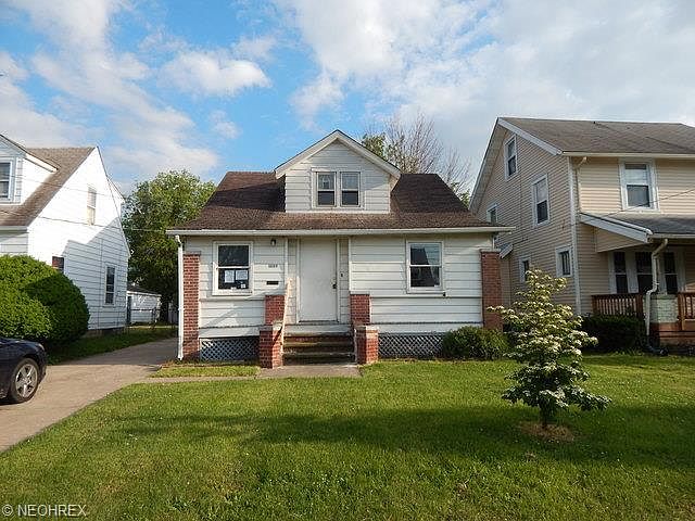 1st image of 1039 W 20th St