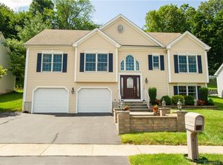 15 Charben Ln, Wallingford, CT 06492